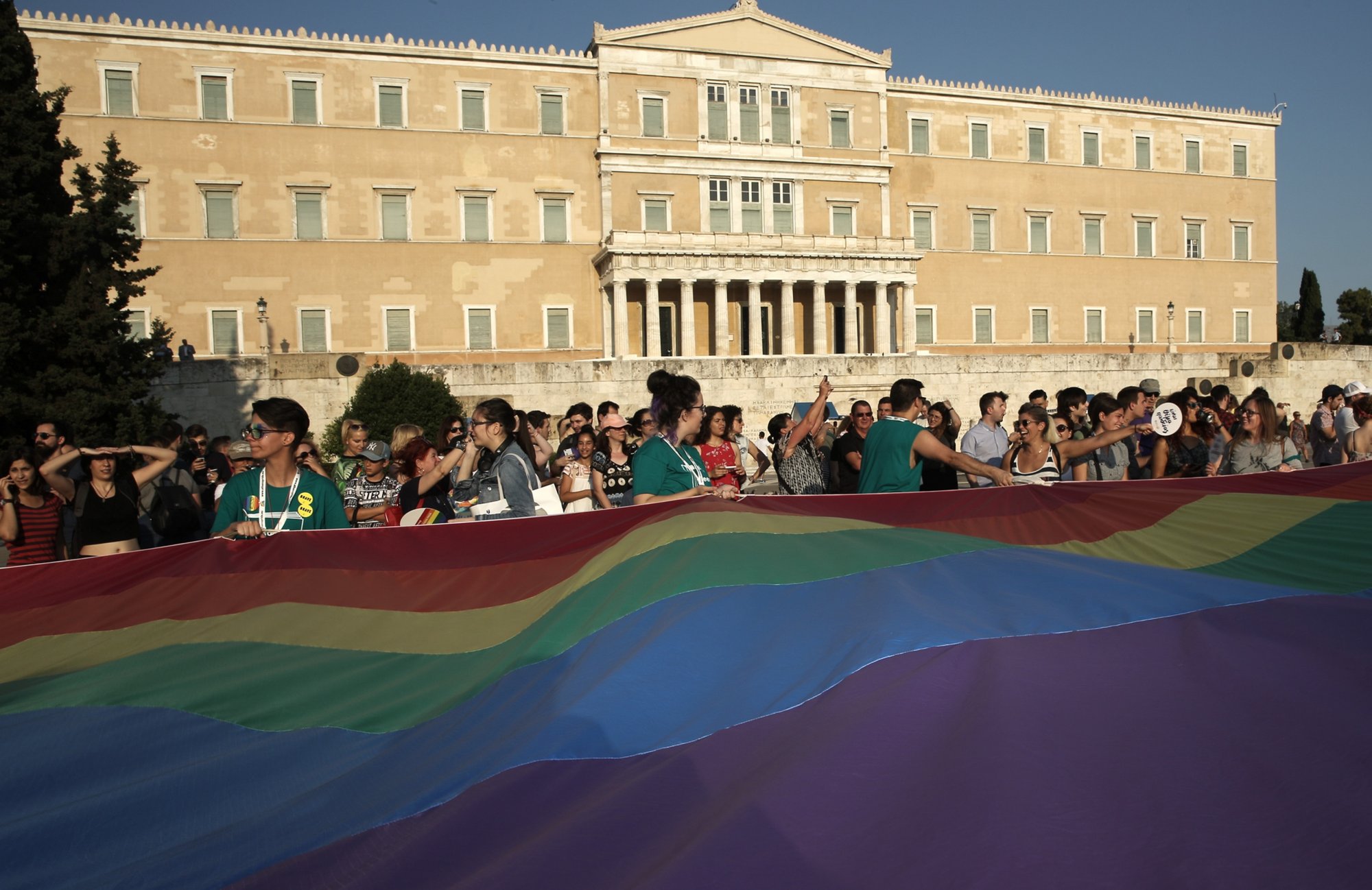 Γάμος ομοφύλων: Αποχή «έδειξε» στους διαφωνούντες ο Μητσοτάκης - Τι θα κάνει αν καταψηφίσουν ΣΥΡΙΖΑ, ΠΑΣΟΚ;