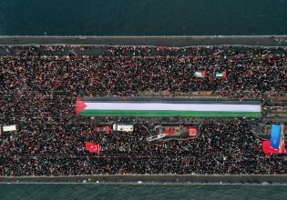 Κωνσταντινούπολη: Τεράστια διαδήλωση για τον πόλεμο στη Γάζα – Χιλιάδες κόσμου στη γέφυρα του Γαλατά