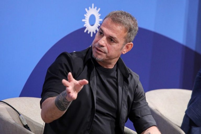 Ντέμης: «Πέναλτι υπέρ του Ολυμπιακού»