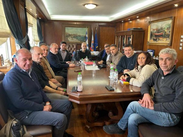 Συνάντηση Δημάρχου Πειραιά Γιάννη Μώραλη με την ΠΟΕ – ΟΤΑ