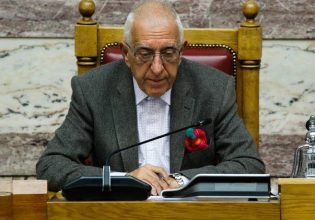 Νικήτας Κακλαμάνης: «Όποιος δεν ψηφίζει, παραιτείται», λέει για το νομοσχέδιο για τα ομόφυλα ζευγάρια