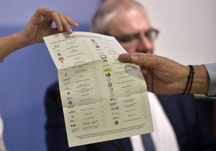 Η επιστολική ψήφος είναι ιστορικό μέτρο, λέει η Κεραμέως – Χρόνο για συζήτηση ζητεί η αντιπολίτευση