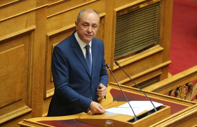 Καταψηφίζει τον γάμο ομόφυλων ο Καράογλου – «Θα έχει πολιτικό κόστος για τη ΝΔ»