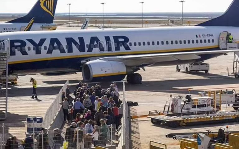 Επιβάτης προκάλεσε «χάος» σε πτήση προς τα Κανάρια Νησιά