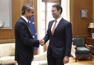 «Θυμηδία προκαλεί η ιλαροτραγωδία μεταξύ ΣΥΡΙΖΑ-ΝΔ», λέει το ΠΑΣΟΚ για την «υπουργοποίηση» Κασσελάκη