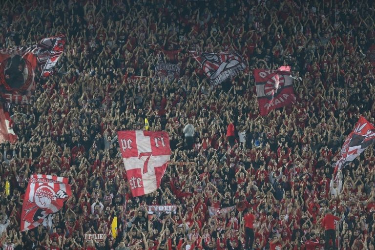 Η οργή του κόσμου του Ολυμπιακού φτάνει μέχρι και την αποχώρηση