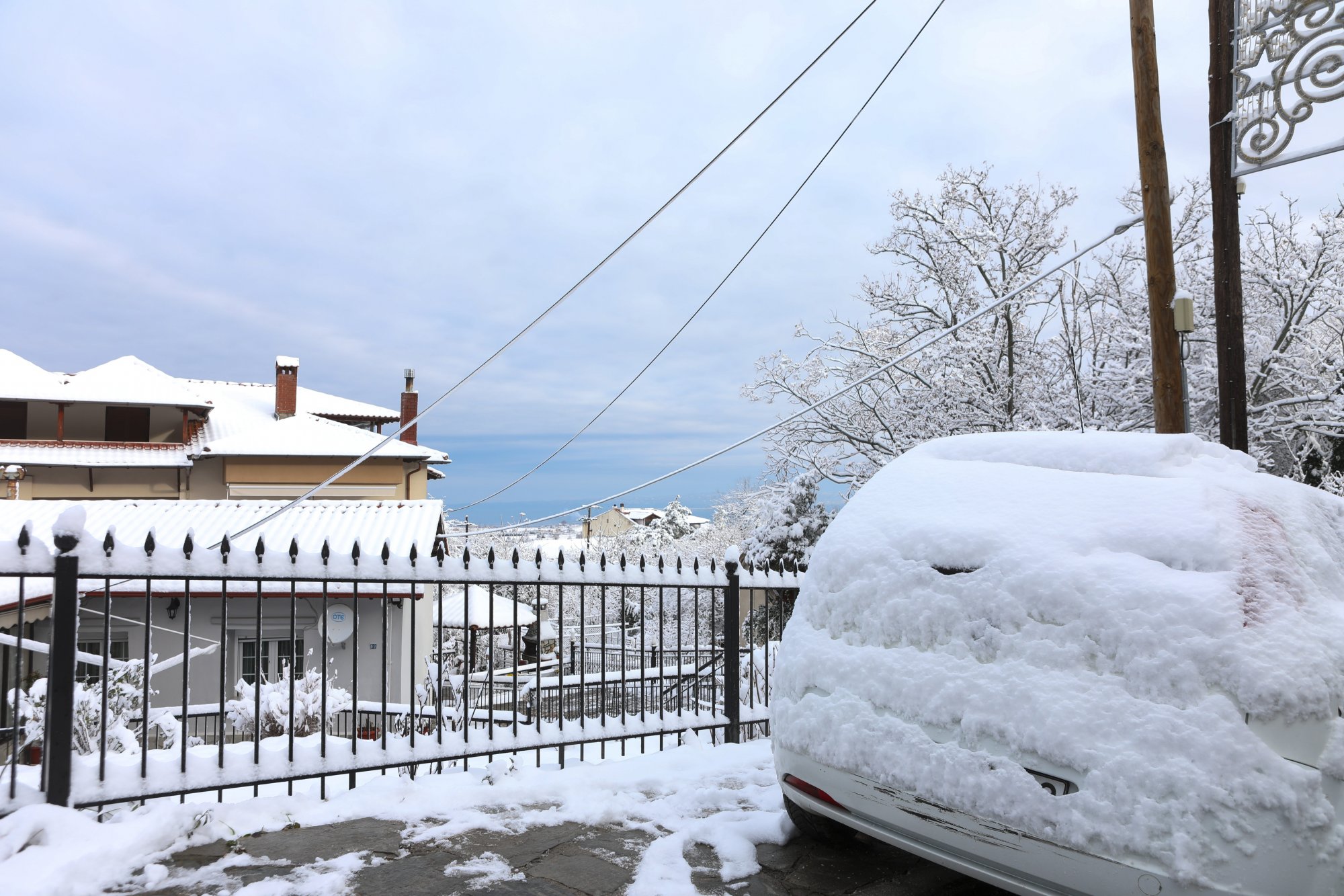 Συναγερμός για τον χιονιά: Κλειστά σχολεία και υποχρεωτικές αντιολισθητικές αλυσίδες - Όλα τα μέτρα