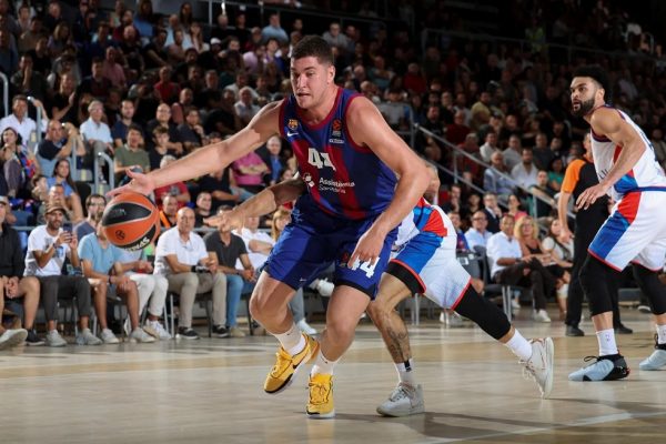 Ο Πάρα αποθέωσε τους ψηλούς του Ολυμπιακού και τον Κάνααν