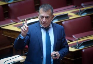 Τα… ξαναζεσταμένα μέτρα ανακοινώνει ο Βρούτσης – Πότε ανοίγουν τα γήπεδα