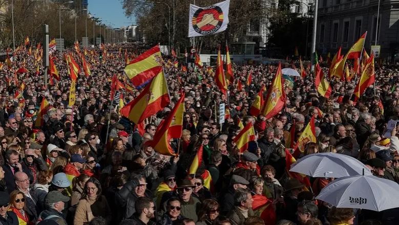 Ισπανία: Απορρίφτηκε το ν/σ για χορήγηση αμνηστίας στους Καταλανούς αυτονομιστές – Πλήγμα για τον Σάντσεθ
