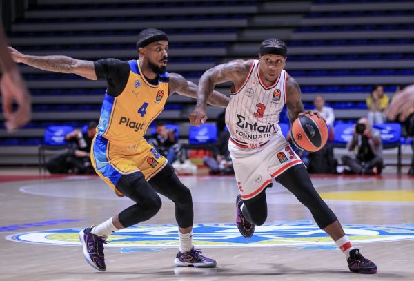 Πρόβλημα στη Μακάμπι: Νοκ-άουτ ο Μπράουν, χάνει το παιχνίδι με τον Ολυμπιακό