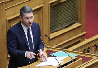 Τα δύο «Α» του ΠΑΣΟΚ: σε ποιους τομείς «κοντράρει» την κυβέρνηση