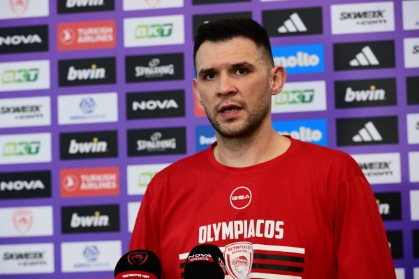 Παπανικολάου: «Δύσκολο το παιχνίδι με την Αρμάνι, αλλά θέλουμε να μπούμε με το δεξί στη νέα χρονιά»