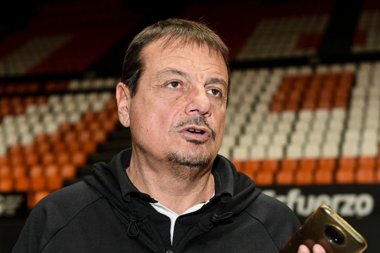 Αταμάν για Σλούκα: «Στο 50%-50%, θα ξέρουμε αύριο»