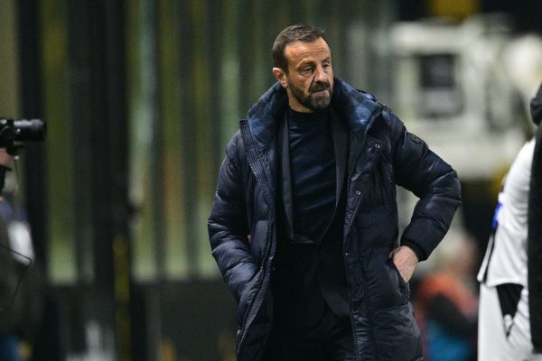 Έχει πάρει τον… αέρα του Λουτσέσκου ο Μάντζιος