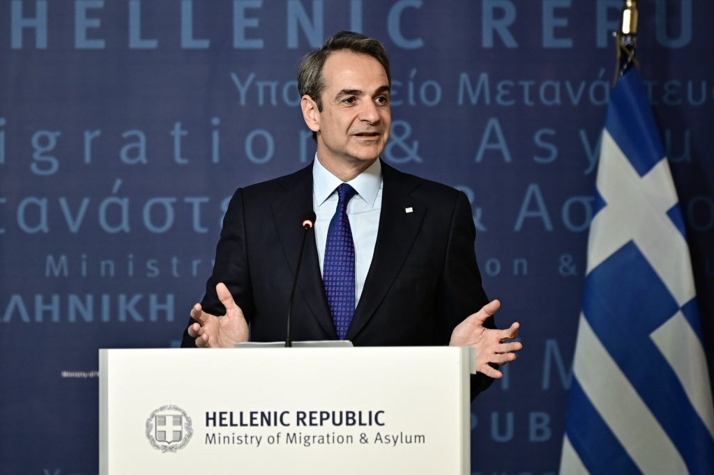 «Η Ελλάδα εφαρμόζει δίκαιη και αυστηρή πολιτική για το μεταναστευτικό », λέει ο Μητσοτάκης
