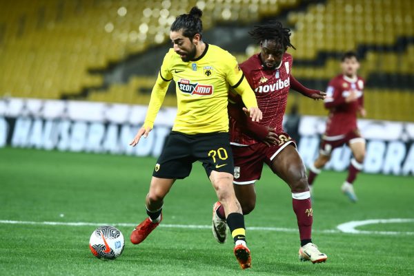 «Δεν βρίσκει χρόνο ο Πιζάρο στην ΑΕΚ, τον θέλει η Τσίβας»