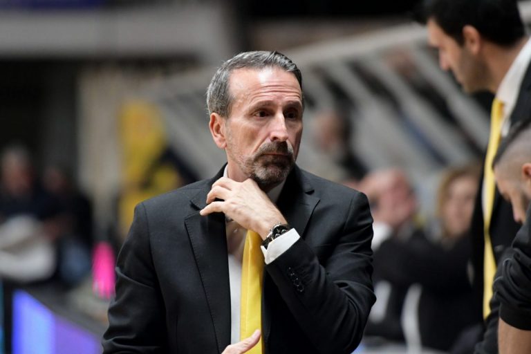 ΑΕΚ: Τέλος ο Χολ, στην πόρτα της εξόδου ο Πλάθα