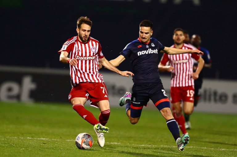 «Όχι, να μη φύγουμε»: Φορτούνης και Ελ Αραμπί κράτησαν την ομάδα στο γήπεδο