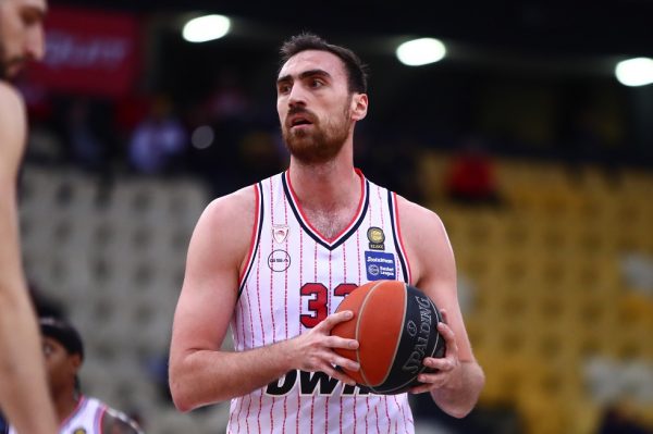 Μιλουτίνοφ: «Βελτιωθήκαμε στο δεύτερο ημίχρονο και δείξαμε ποιοι είμαστε»