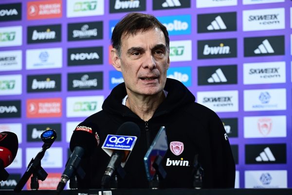 Μπαρτζώκας: «Έχουμε εμπιστοσύνη στην ομάδα, έχουμε καλούς παίκτες» – Τι είπε για τον Φαλ