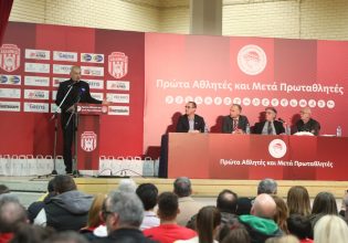 Ο Δήμαρχος Πειραιά Γιάννης Μώραλης βραβεύτηκε από τις Ακαδημίες του Ερασιτέχνη Ολυμπιακού