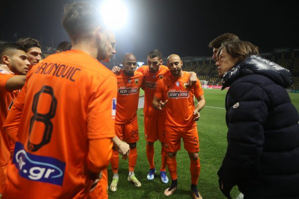 Μεγάλο πρόβλημα στο δεξί άκρο της άμυνας για την ΑΕΚ (vid)