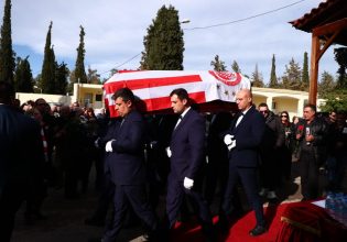 Το τελευταίο «αντίο» στον Γιώργο Δαρίβα (pics)