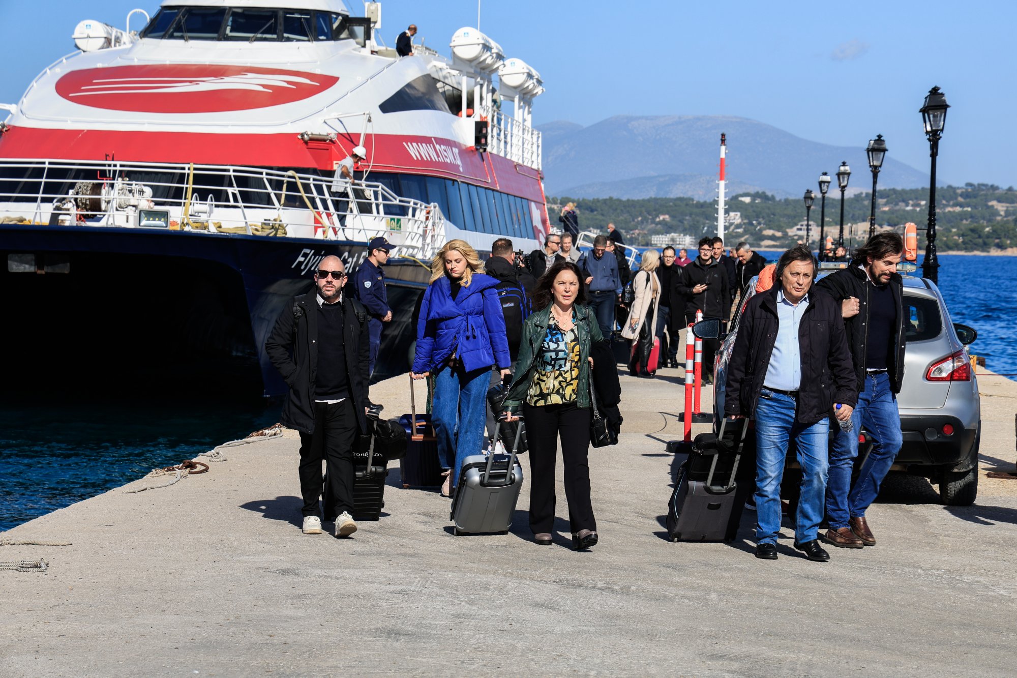 Έφτασαν στις Σπέτσες οι βουλευτές του ΣΥΡΙΖΑ - Στις 16:00 ξεκινά η συνάντηση εργασίας
