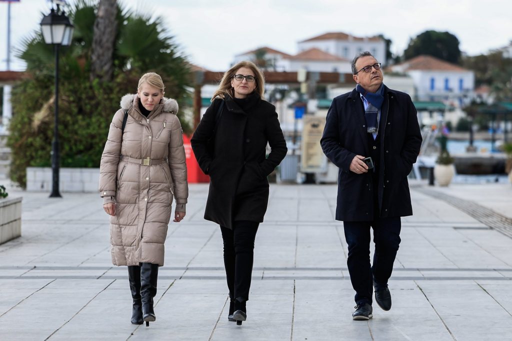 Η πολιτισμική μετάλλαξη των βουλευτών του ΣΥΡΙΖΑ