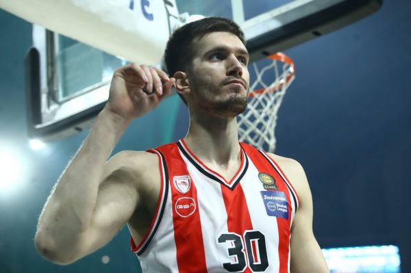 Εξαιρετικά αμφίβολος ο Πετρούσεφ με Άλμπα – Κάνει ντεμπούτο ο Ράιτ