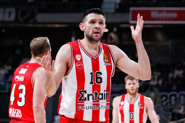 Ρεάλ Μαδρίτης – Ολυμπιακός 90-85: Δεν έφτανε ο συγκλονιστικός Παπανικολάου