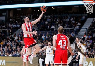 Παπανικολάου: Μια εμφάνιση-απάντηση από τον αρχηγό (vids)