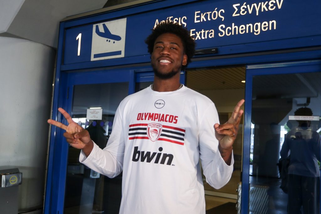 Στην Αθήνα για τον Ολυμπιακό ο Μόουζες Ράιτ (pics)