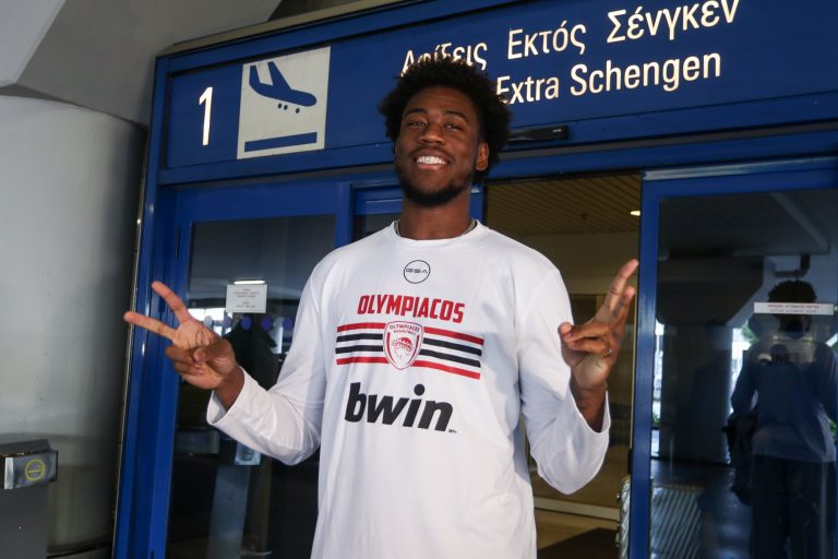 Στην Αθήνα για τον Ολυμπιακό ο Μόουζες Ράιτ (pics)