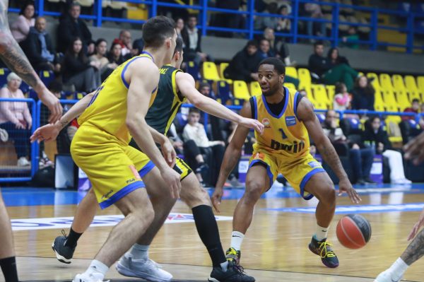 Περιστέρι – Μαρούσι 95-72: Πάρτι με κορυφαίο τον Ράγκλαντ