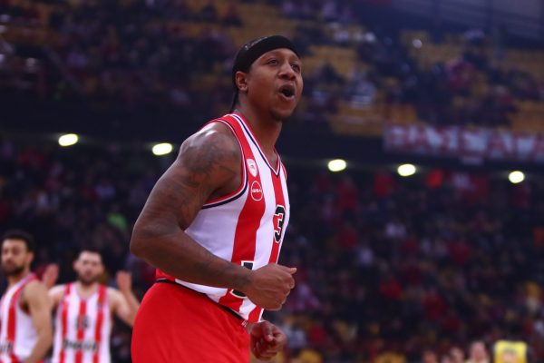 Απολαυστικός Κάνααν: «Είχε κρύο έξω και είπα να φέρω ζέστη στο γήπεδο»