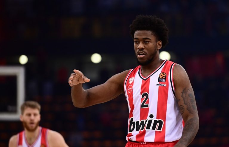 Ράιτ: «Με βοήθησαν οι συμπαίκτες μου στο ημίχρονο»