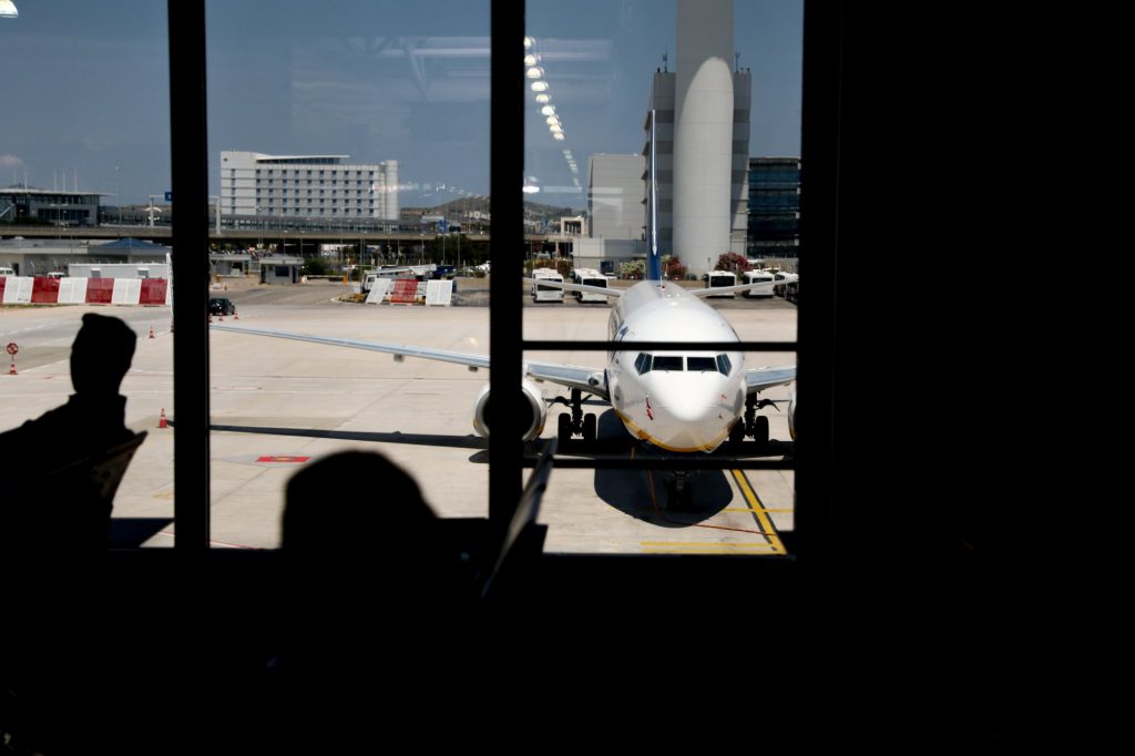 «Ελευθέριος Βενιζέλος»: Αεροπλάνο πραγματοποίησε αναγκαστική προσγείωση – Επιβάτες… κρύφτηκαν στις τουαλέτες