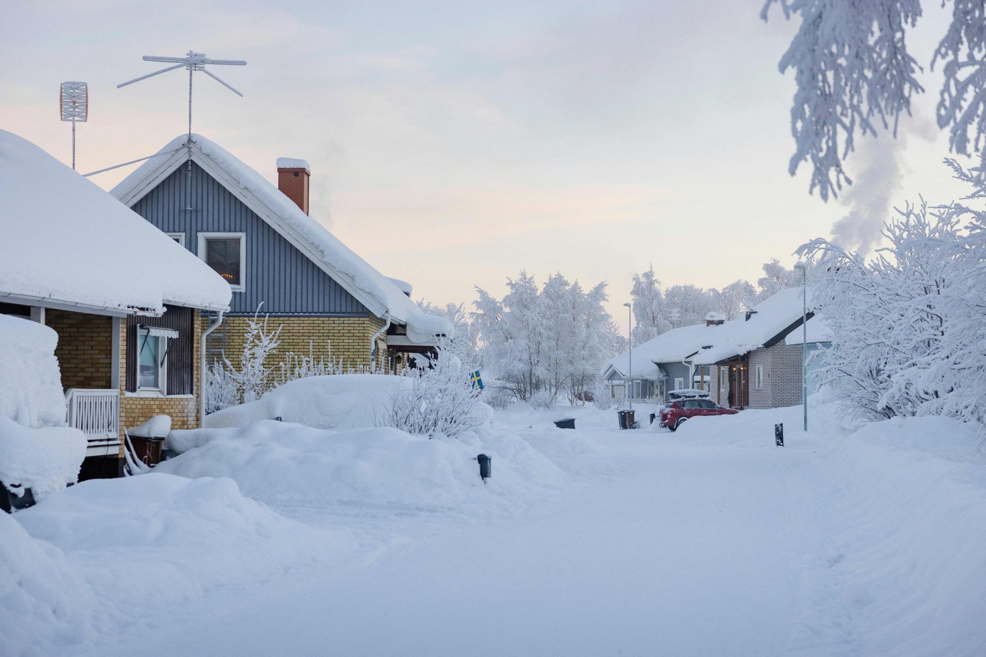 Πλημμύρες και χιόνια στη βορειοδυτική Ευρώπη - Ρεκόρ ψύχους στη Σουηδία με θερμοκρασίες -40