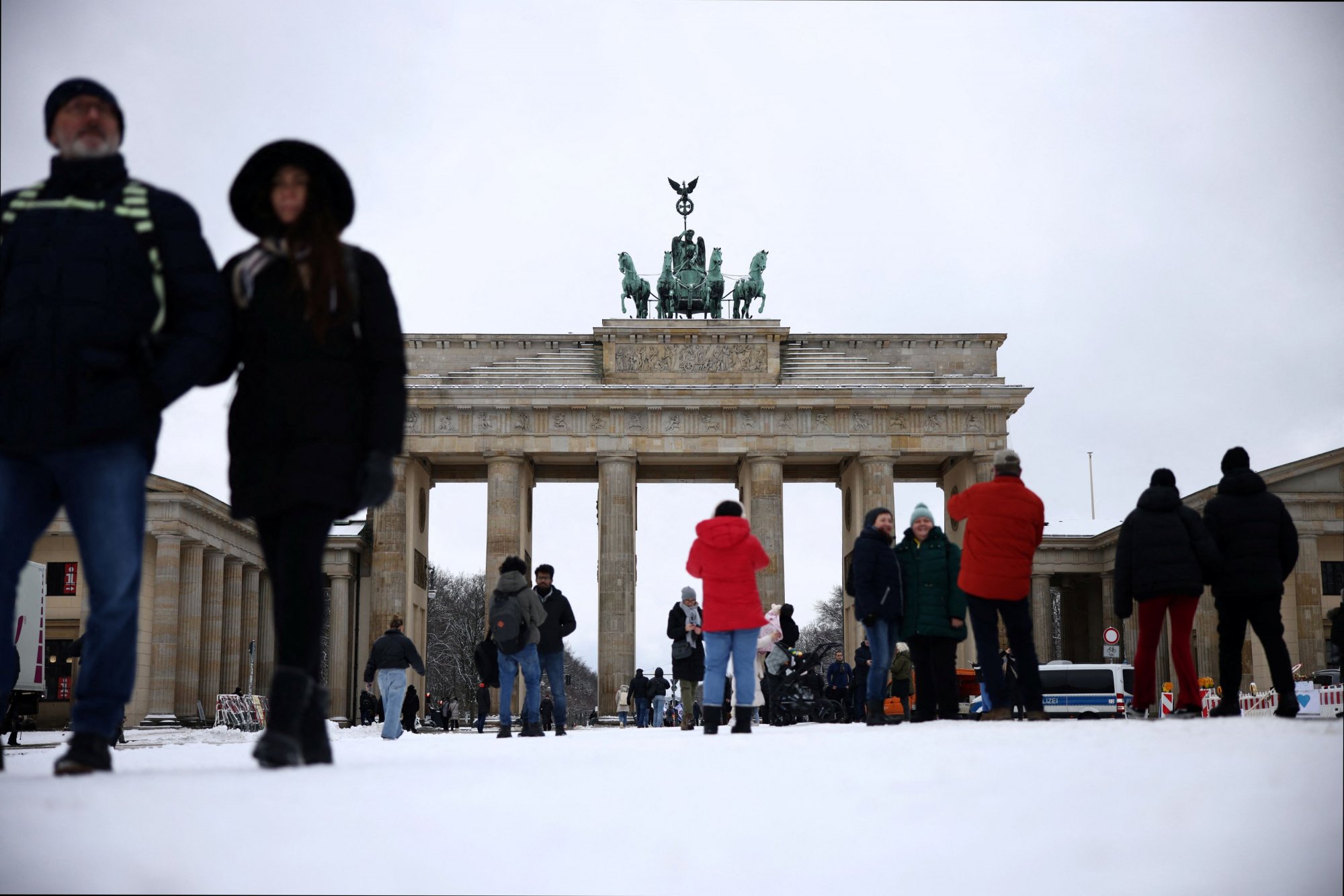 Μεταναστευτικό: «Γίνε ένας άγγελος» στο μουντό Βερολίνο