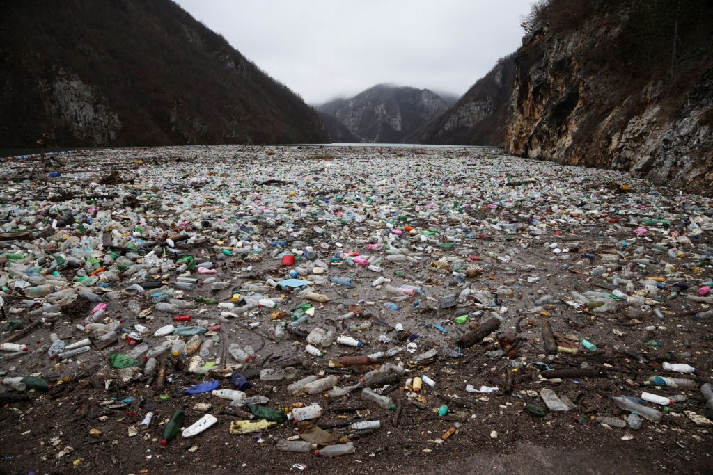 «Πόλεμος» για τα ποτάμια-χωματερές και τα φράγματα της Βοσνίας