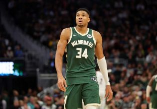 «Βράζουν» οι οπαδοί στο NBA με τον Αντετοκούνμπο: «Είναι ο μεγαλύτερος υποκριτής στη Λίγκα»