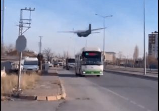 Σοκαριστικό βίντεο – Η στιγμή που αεροπλάνο πέρασε ξυστά από αυτοκίνητο
