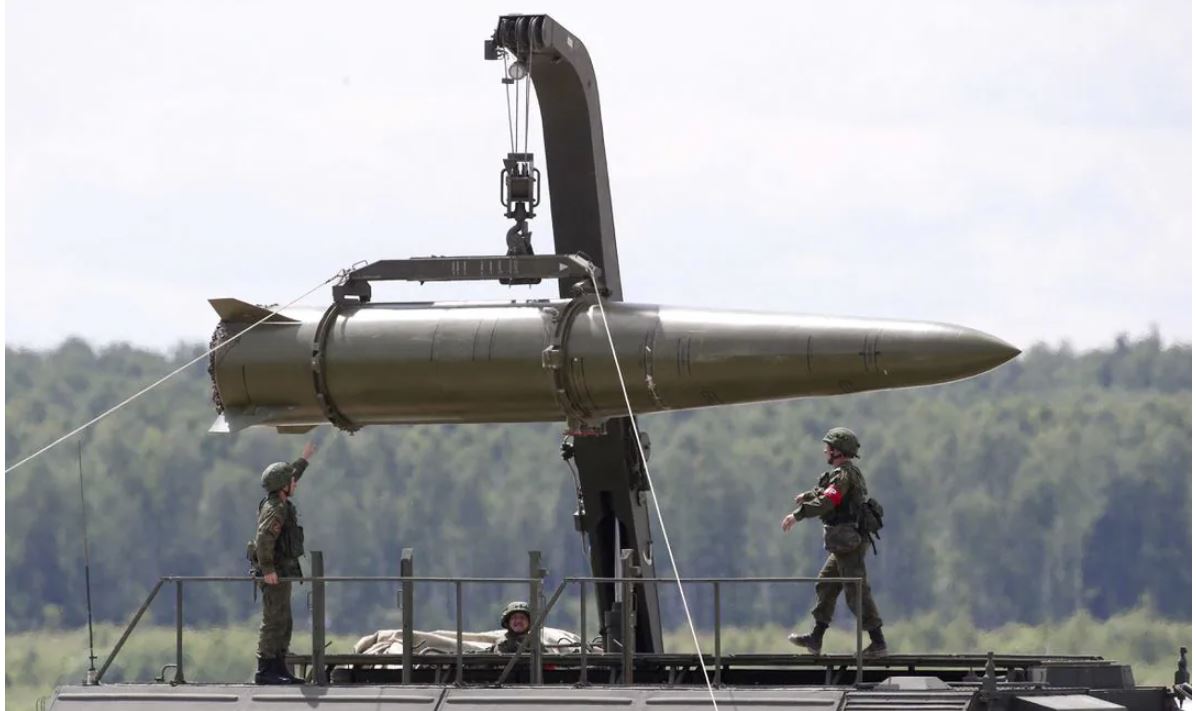 Ουκρανία: Πώς ο πόλεμος κάνει τη Ρωσία να στραφεί στα τακτικά πυρηνικά όπλα