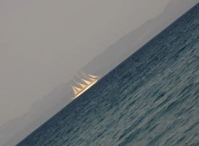 Αντιδρούν οπισθοδρομικοί φοιτητές, αχάριστοι αγρότες και ο γυαλός γιατί με εντολή Μητσοτάκη κρίθηκε στραβός