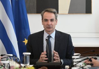 Μητσοτάκης: Παρακαλάει την Εκκλησία να ανοίξουν «γέφυρες» μετά το ιερό «όχι» στον γάμο ομοφύλων