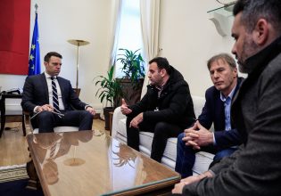 Κασσελάκης: Πρωθυπουργός «της κωλοτούμπας» σε όλα ο Μητσοτάκης