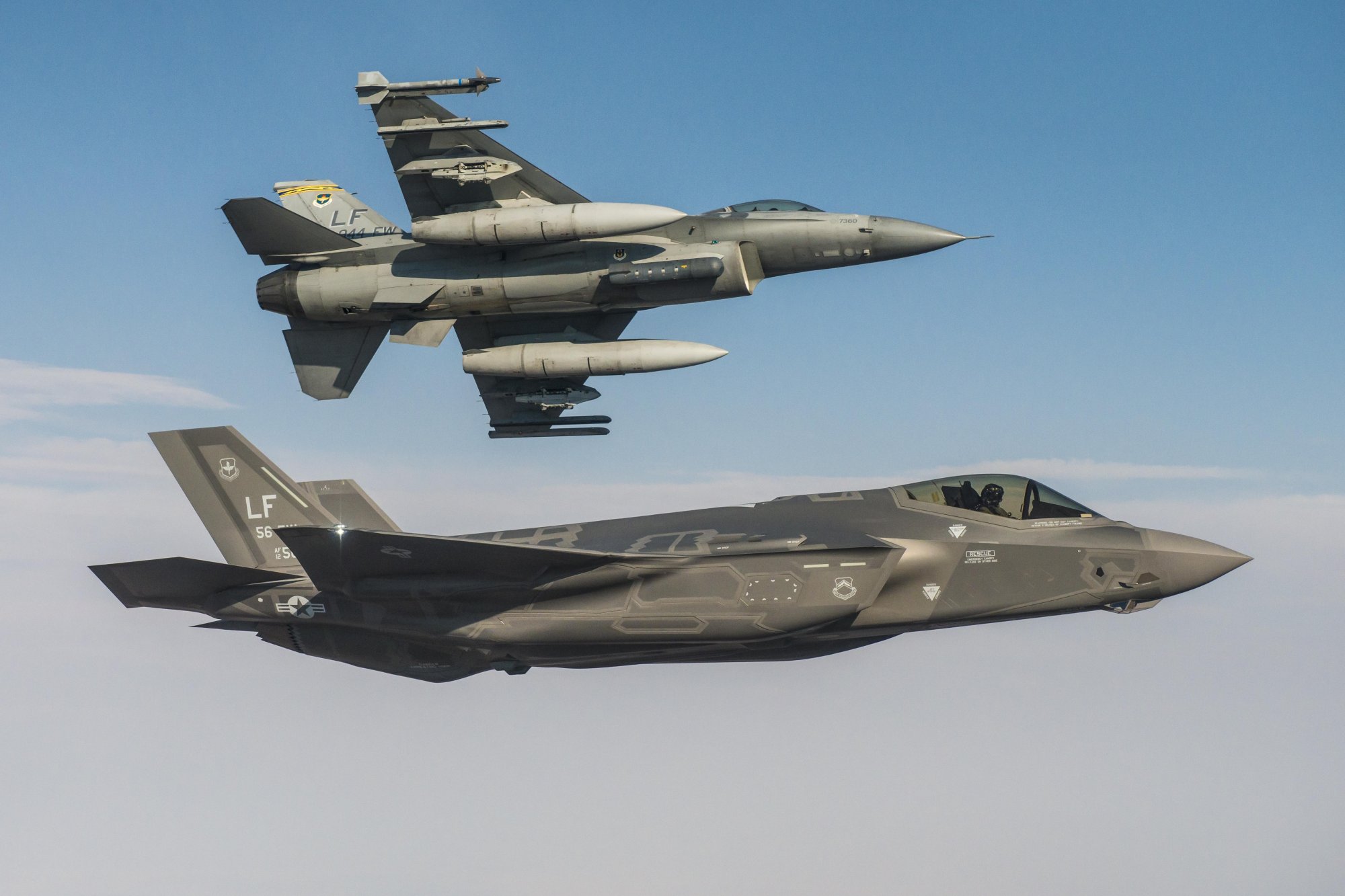  Τα… ενισχυμένα F-35, αντί για την ναυτική απειλή από την Τουρκία, την “περίεργη” τρομοκρατία και την Κίνα.