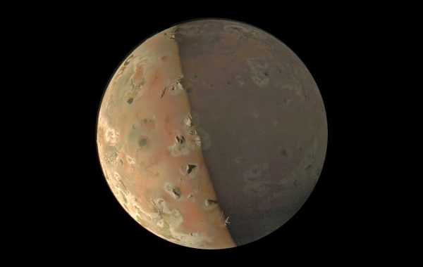 NASA: Κοντινό πορτρέτο της Ιούς αποκαλύπτει έναν κόσμο ηφαιστείων